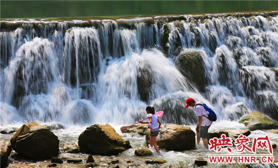 青天河景區(qū)入選中學八年級美術教材