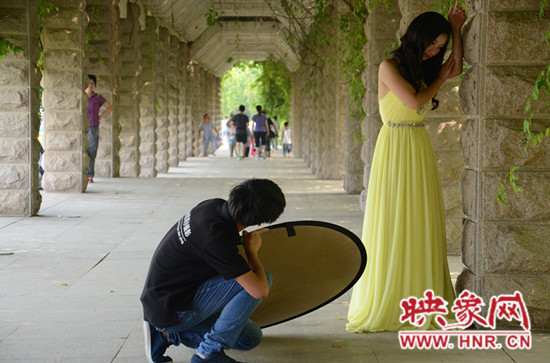 “愛在濟(jì)源市 情定小浪底”婚紗攝影季開幕 “愛在濟(jì)源市 情定小浪底”婚紗攝影季開幕