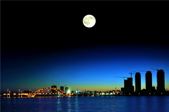 賞月之旅，讓愛像滿月一樣皎潔（資料圖）