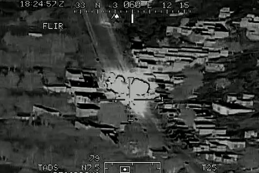 美直升機(jī)駕駛員邊唱歌邊向阿富汗人發(fā)射導(dǎo)彈 美直升機(jī)駕駛員邊唱歌邊向阿富汗人發(fā)射導(dǎo)彈