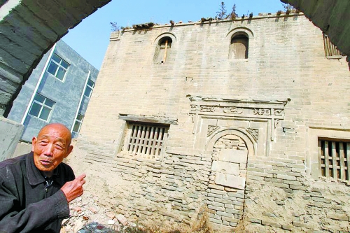 為保護(hù)古民宅，鄭州北四環(huán)繞開(kāi)5米