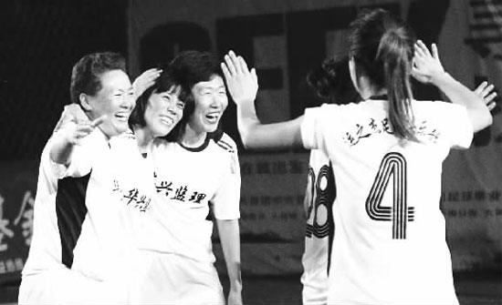 此次運(yùn)之杰足球俱樂(lè)部的參賽隊(duì)員，大多是由女足退役球員組成