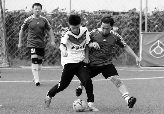 天行健隊在國家足球一級裁判、中超裁判于躍的帶領下，配合那是相當默契