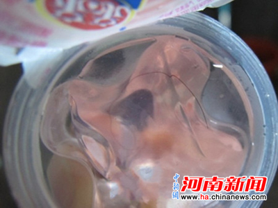 親親果凍里驚現(xiàn)頭發(fā) 親親果凍里驚現(xiàn)頭發(fā)