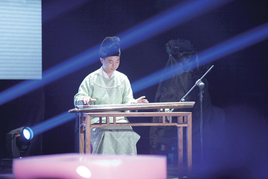 羅蘇理現(xiàn)場(chǎng)演奏《高山流水》 羅蘇理現(xiàn)場(chǎng)演奏《高山流水》