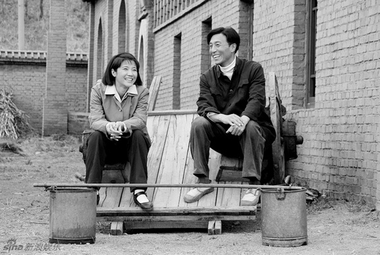 焦裕祿的妻子從縣委伙房借了小半桶水，焦裕祿說，這水是炊事員走四五里路擔(dān)來的，你這算剝削 《電視劇》焦