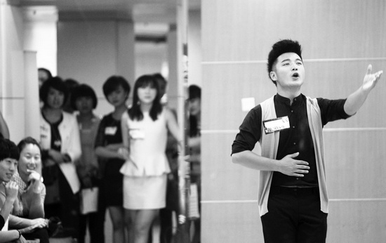 面試處，選手進(jìn)行才藝展示