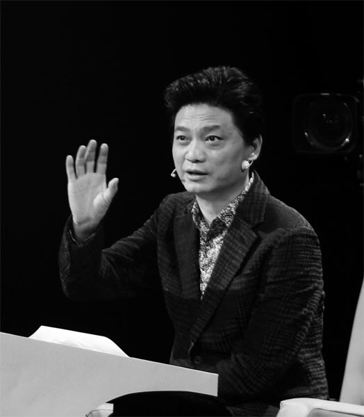 “希望女兒最好永遠不要交男朋友，最好把父親當男朋友?！贝抻涝φf。