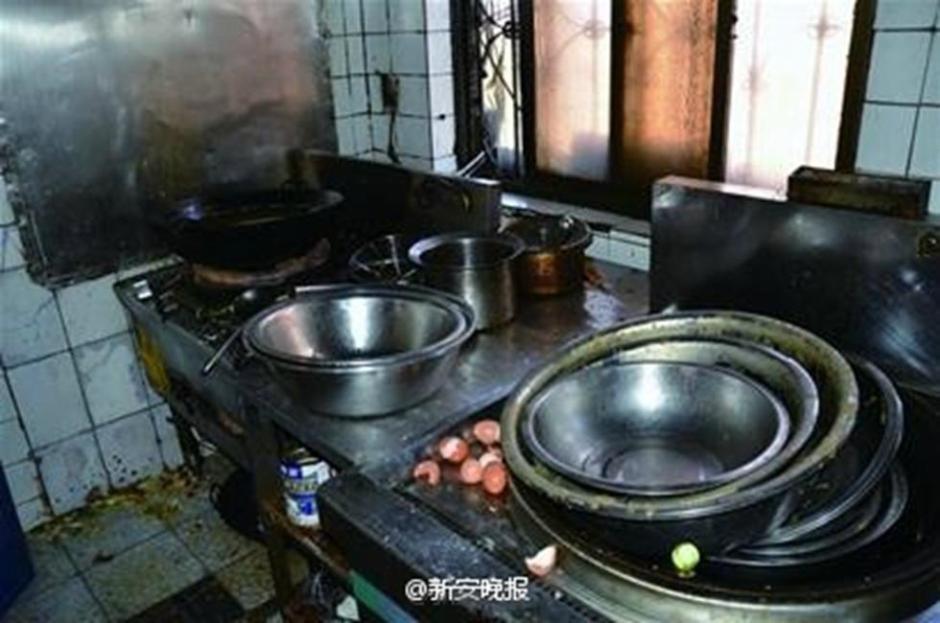 直擊鄭州“黑盒飯”制作現(xiàn)場 直擊鄭州“黑盒飯”制作現(xiàn)場