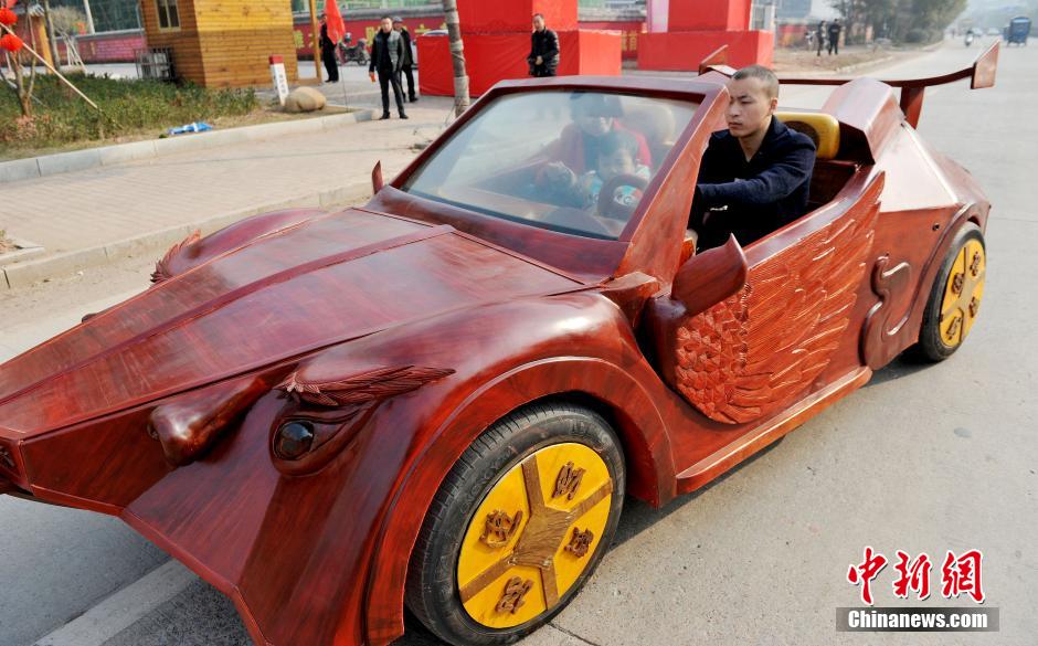 牛人自造紅木敞篷跑車 牛人自造紅木敞篷跑車